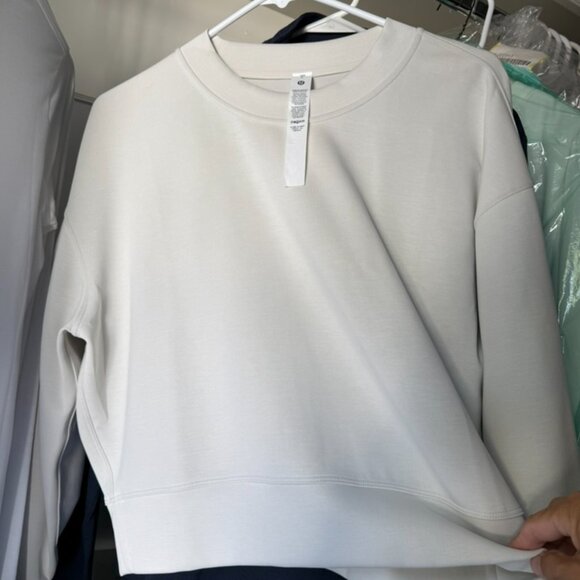 Lululemon Athletica NWOT Softstreme Perfectly Oversized Cropped Crew size 4 NEW - Picture 13 of 13